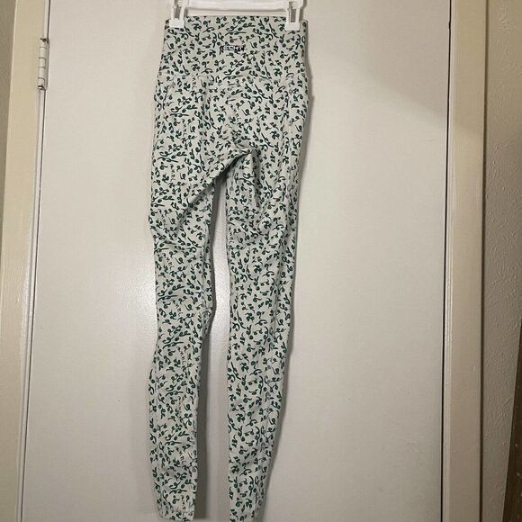 ECHT High waist green floral vines athletic leggings with pockets size XS - Picture 8 of 8